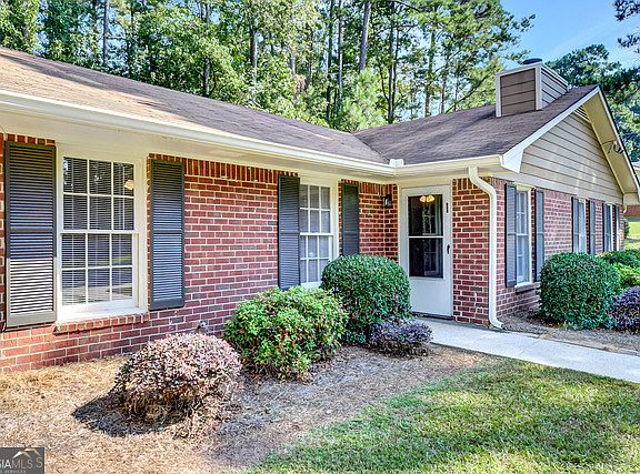 3rd image of 125 Belle Dr