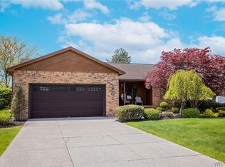 40 Pheasant Run Ln, Lancaster, NY