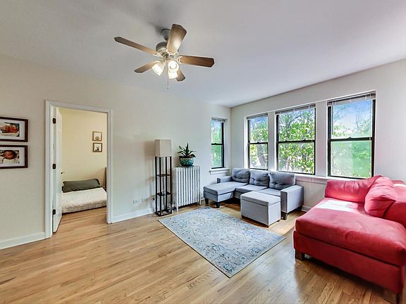 3rd image of 1846 W Lunt Ave #3