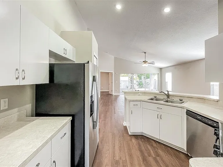 2162 Brandon Park Cir — Photo 39