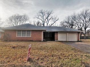 1203 Belmont St, Gainesville, TX 76240