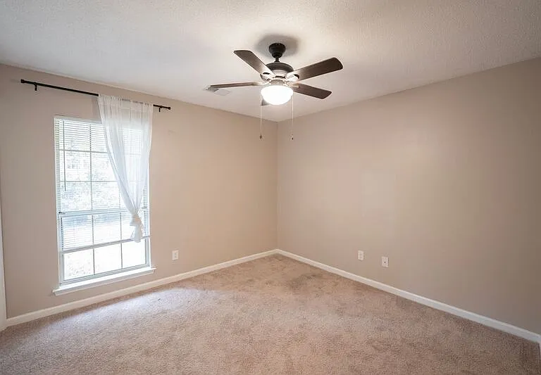 428 Floyd Cir — Photo 18