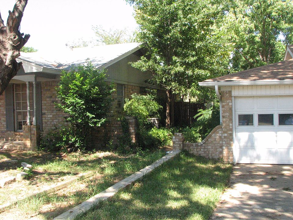 2nd image of 1813 Knoxville Dr