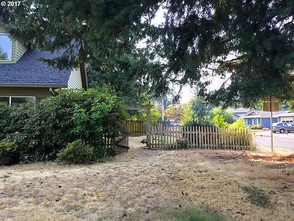 2nd image of 197 NE 20th Dr
