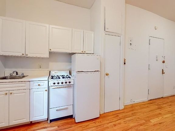 4th image of 322 E 89th St APT 1C