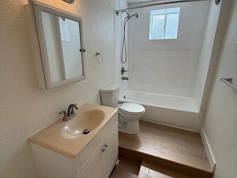 2801 San Marino St #15 — Photo 12