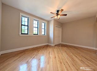 896 Green Bay Rd APT 9, Winnetka, IL 60093