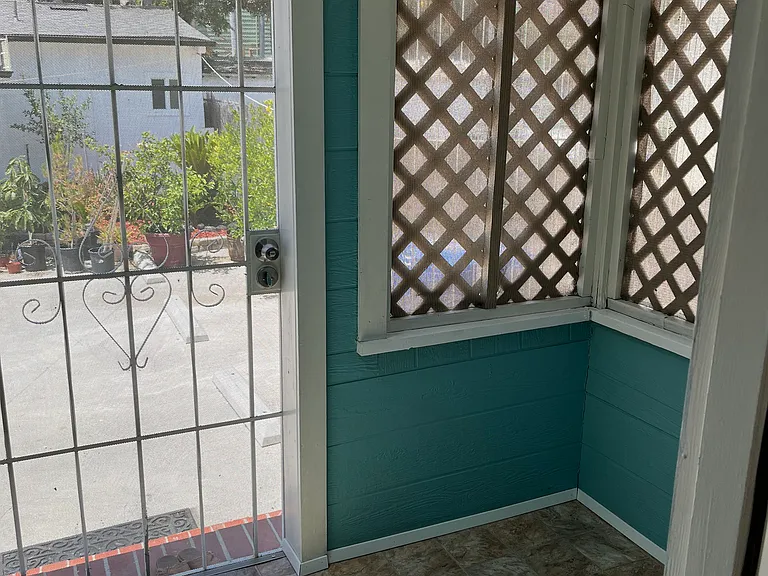3015 Raymond Ave — Photo 2