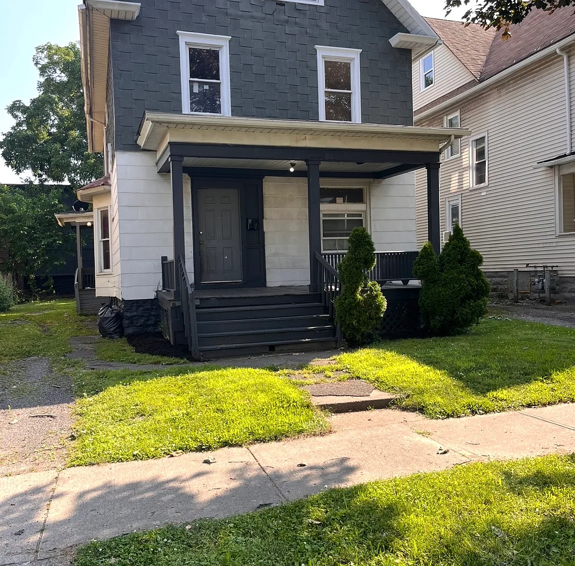5 bed, 2.5 bath, 2291 sqft, $2,400 — Photo 1