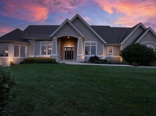 1474 Hawks Nest Ct, Hubertus, WI 53033