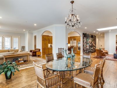 8505 Edgemere Rd APT 304, Dallas, TX, 75225