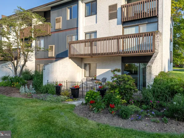 808 Stratford Dr APT 12, State College, PA 16801