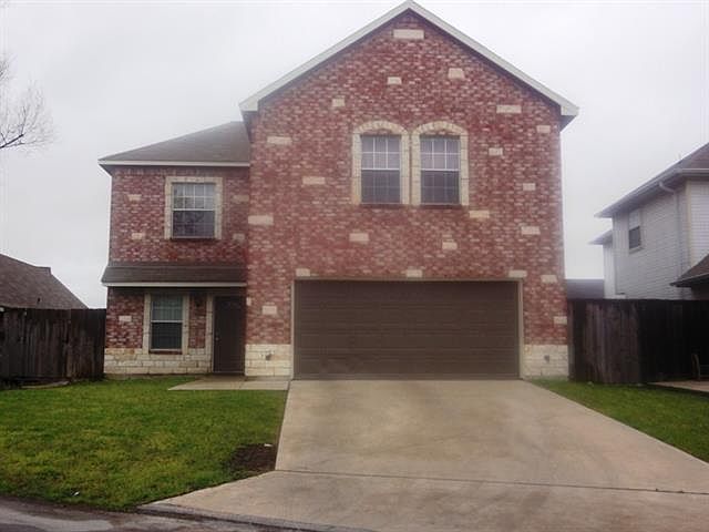 1st image of 840 Lakeside Dr