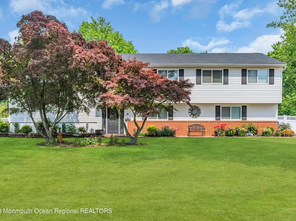 4 Suffolk Lane, Middletown, NJ 07748