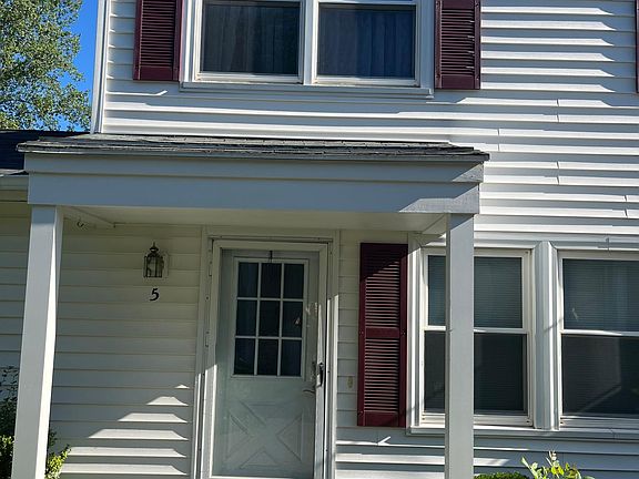 5th image of 5 Heron Way S