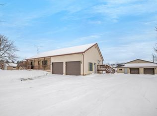 5429 S M 52, Stockbridge, MI 49285