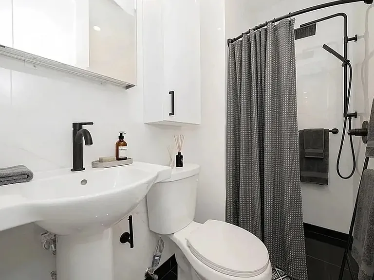 269 E Houston St #2F — Photo 5