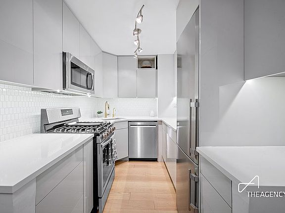 5th image of 61 W 62nd St APT 5F