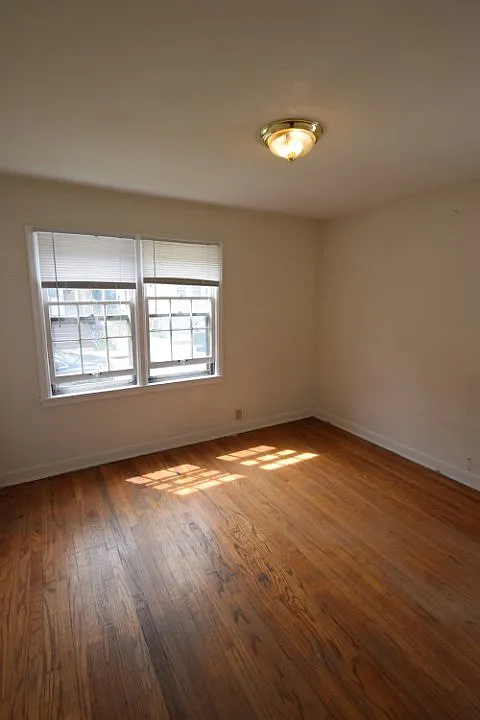 2 bed, 1.0 bath, 738 sqft, $2,550 — Photo 3