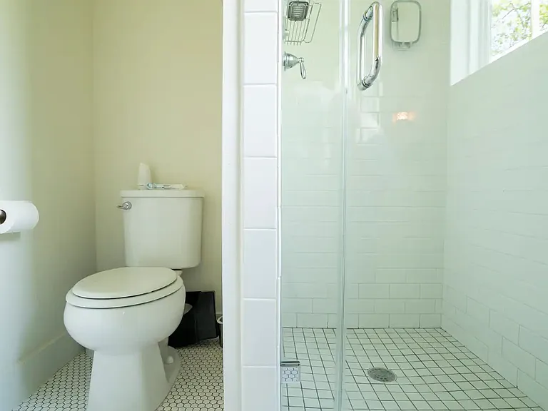 1160 Lott Ave #B — Photo 8