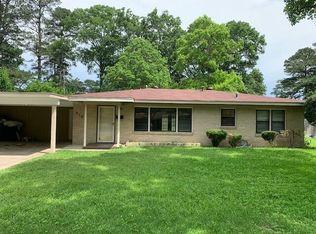 910 Maplewood Dr, El Dorado, AR 71730