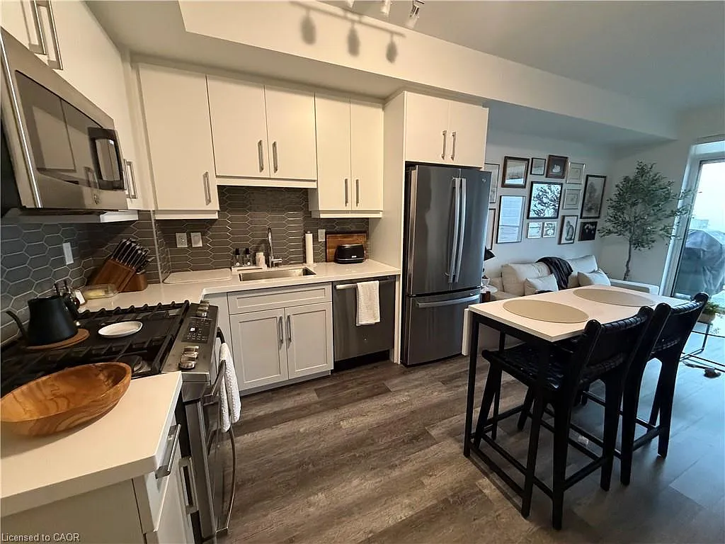 1 bed, 1.0 bath, 629 sqft, $2,400 — Photo 4