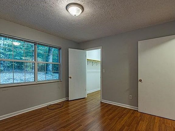 5th image of 1401 Lamontville Rd