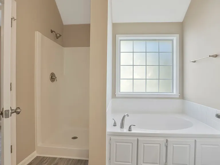 304 Jasmine Dr — Photo 7