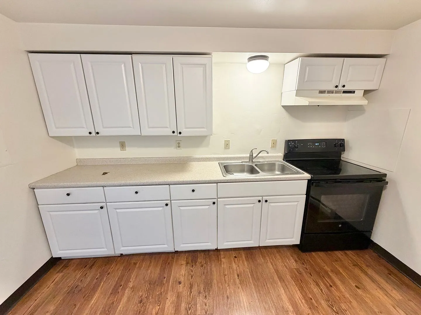 1036 North Avenue — Photo 3