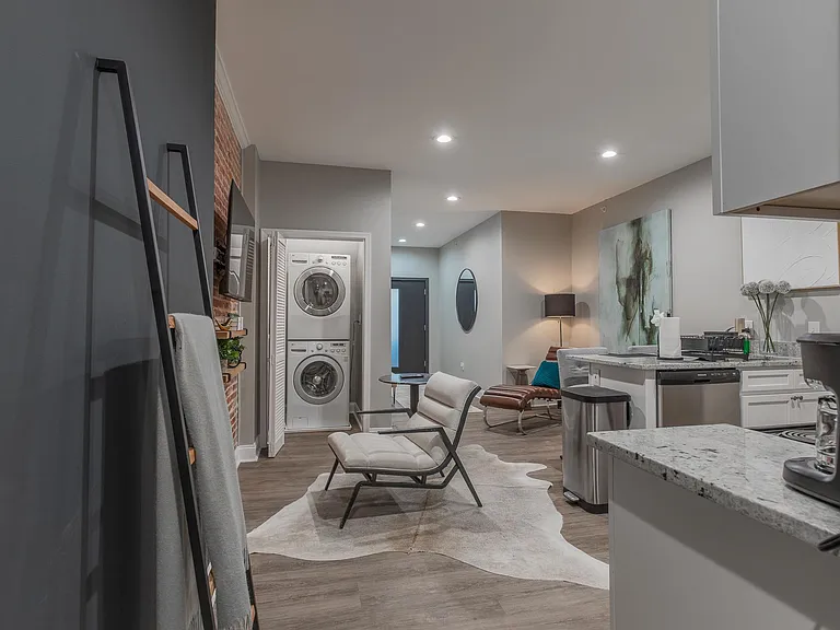 3221 Noble St #3 — Photo 17