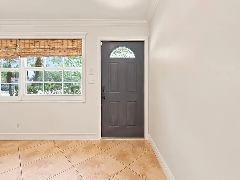 1222 SW 5th St — Photo 4