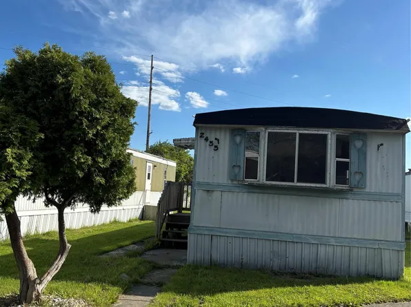 2455 Laura Dr, Flint, MI 48507