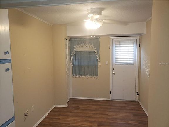 3rd image of 10112 Tulip St #253
