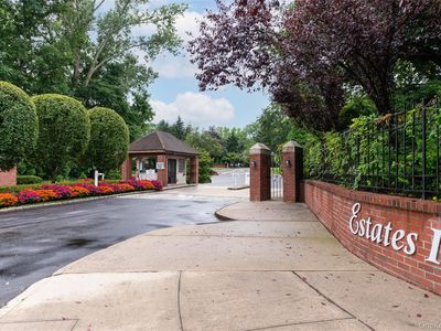 39 Bluebird Hill Court, Manhasset, NY, 11030