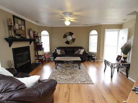 3rd image of 1625 Cottenham Ln