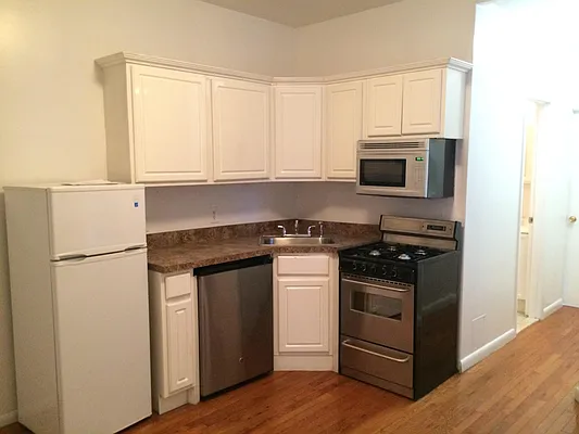 Rented by Acacia Realty | media 12