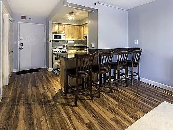 1025 Hancock St #1H — Photo 7