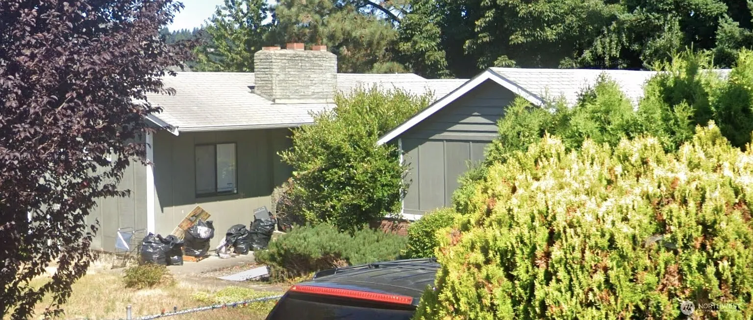 1204 N 33rd Place photo 1