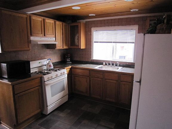 3rd image of 40316 N Shady Ln
