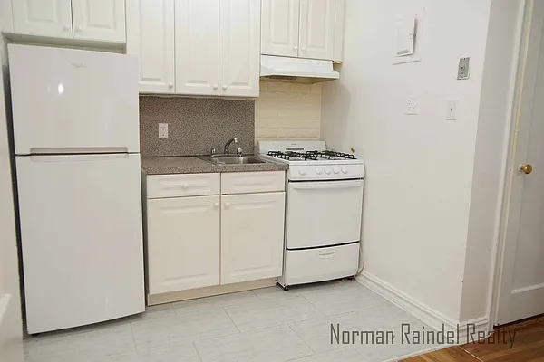 Rented by Norman Raindel, LREB | media 1