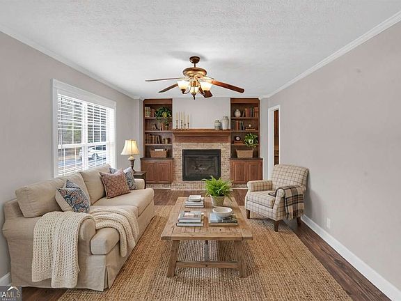 3rd image of 37 Tapley Rd