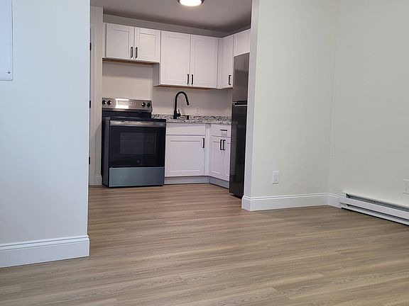 3rd image of 27 Vineyard Ave