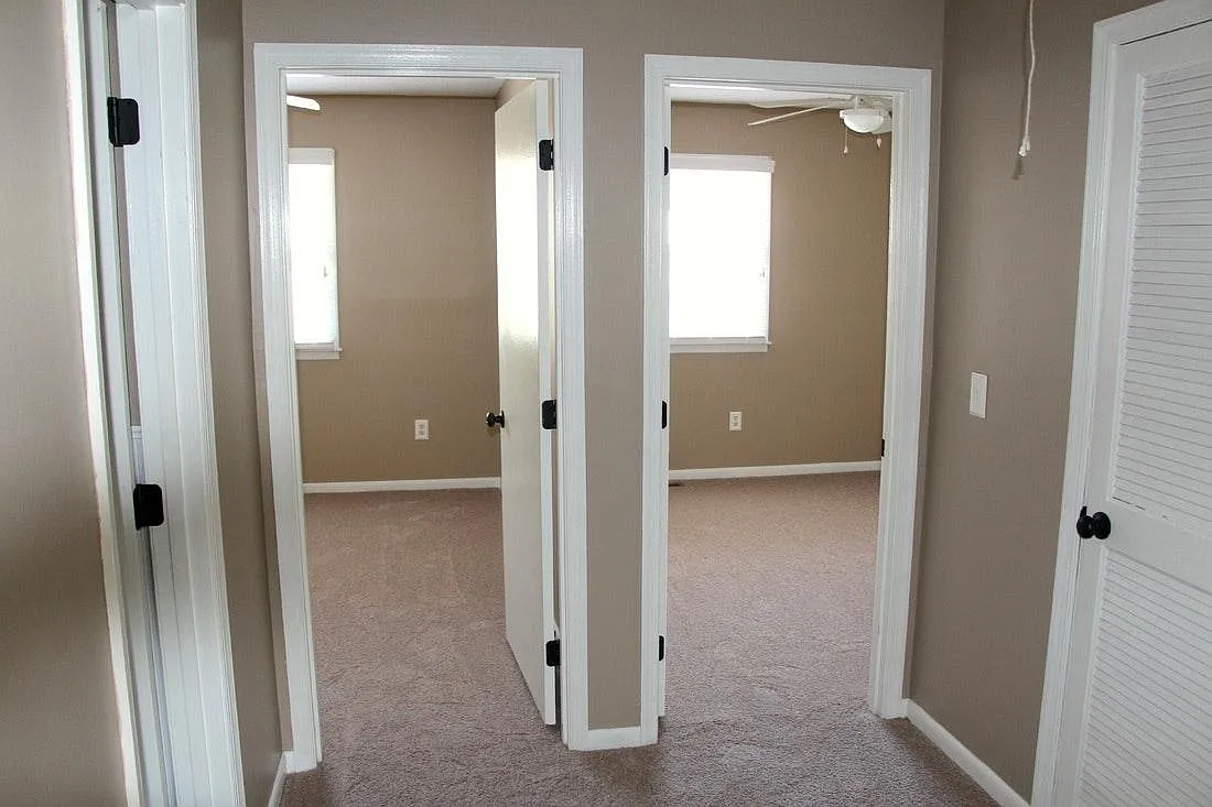 405 Spruce Lane — Photo 2