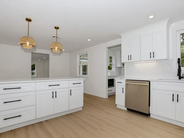 33 Cheryl Ln, Holliston, MA 01746