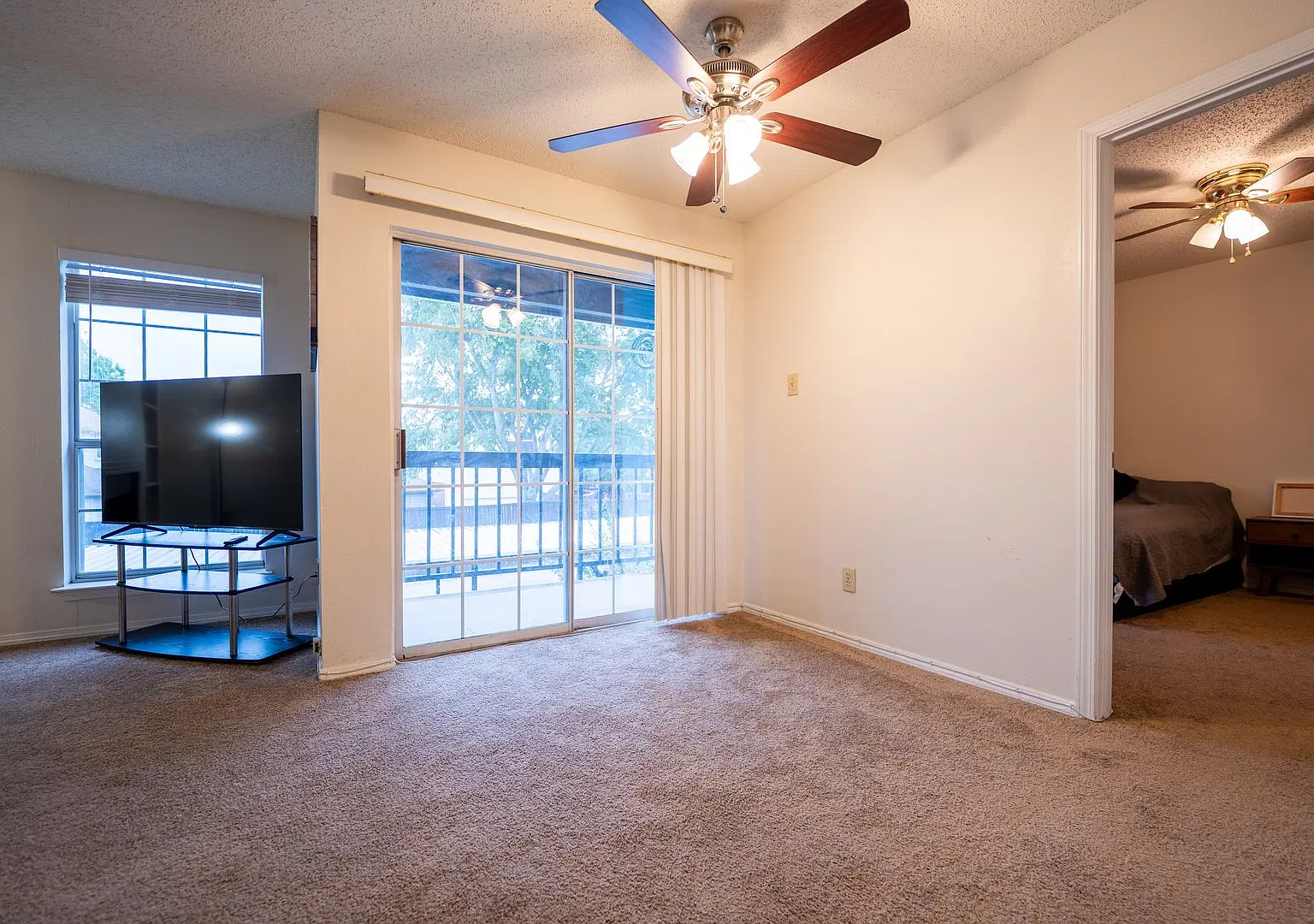 18333 Roehampton Dr — Photo 2