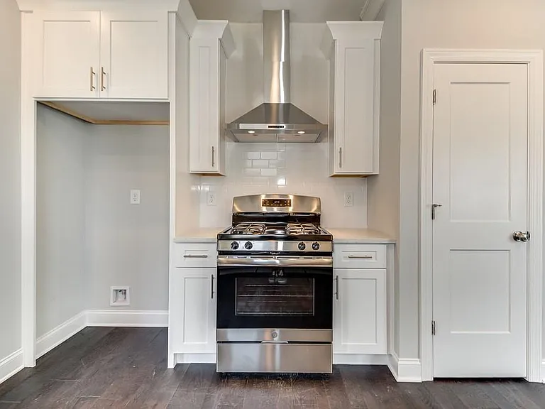 35 Sudderth St — Photo 12