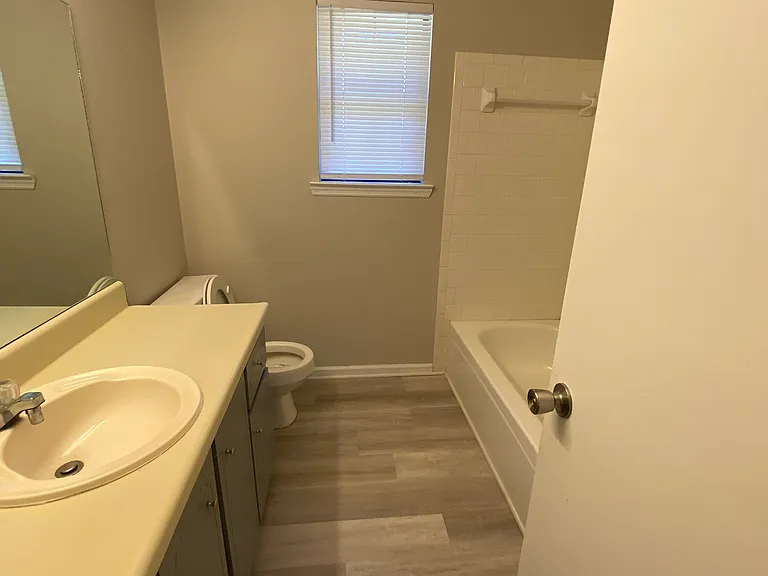 105 Maid Marian Ct — Photo 16