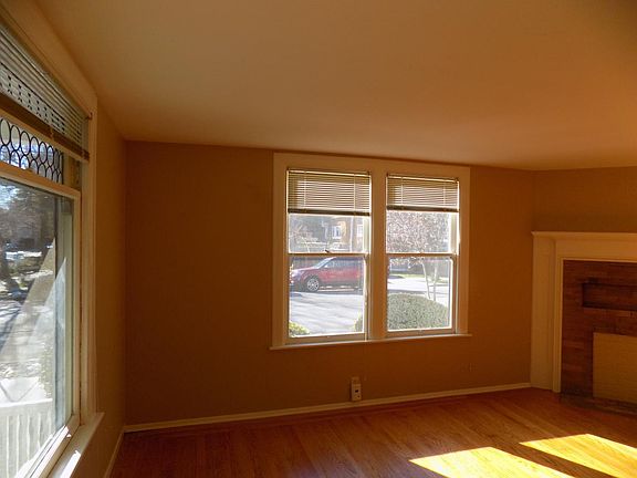 3rd image of 505 Everett Ave