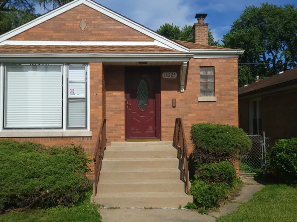 14225 S Wentworth Ave, Riverdale, IL 60827