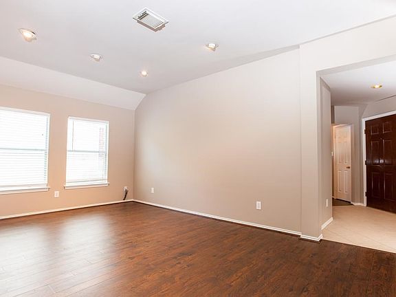 4th image of 4902 Lawson Lake Ln